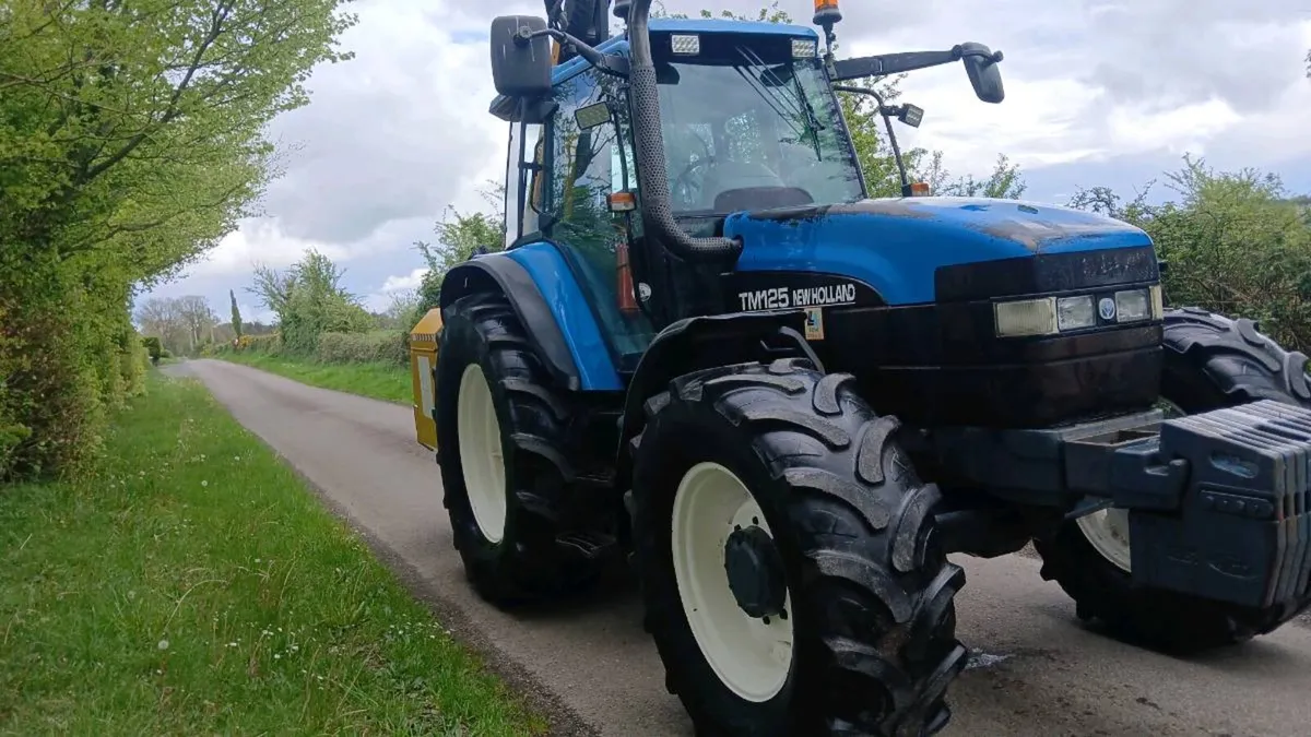 NEW HOLLAND TM125 - Image 3