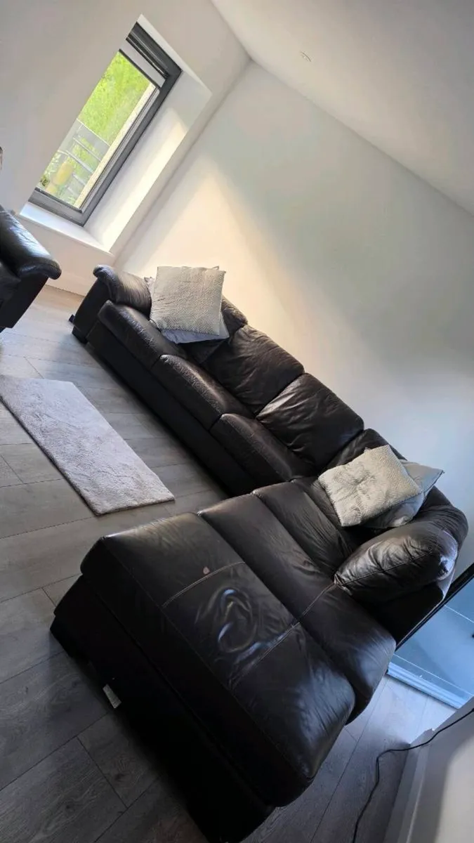 Leather 4 piece corner sofa - Image 1