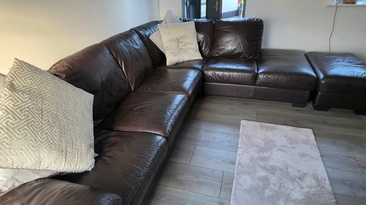 Leather 4 piece corner sofa - Image 4
