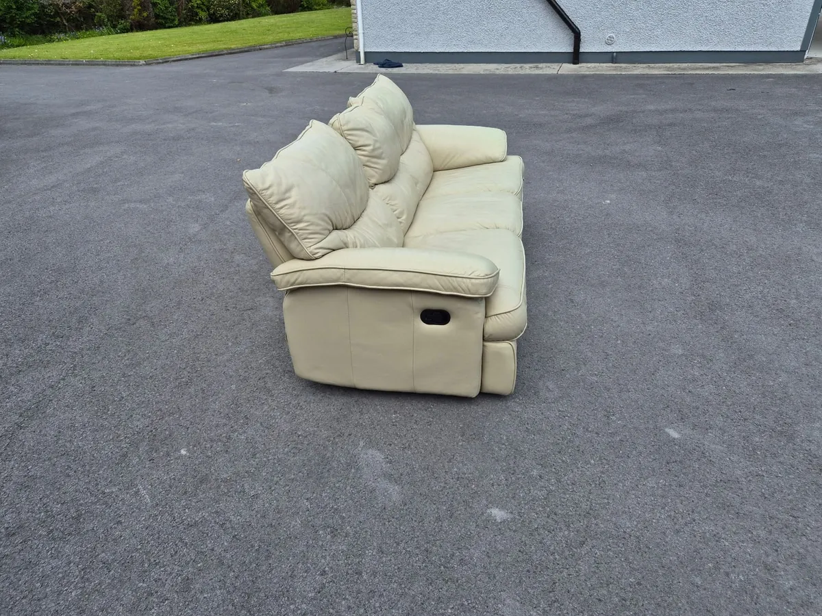 3 Seater Leather Recliner Sofa - Image 4