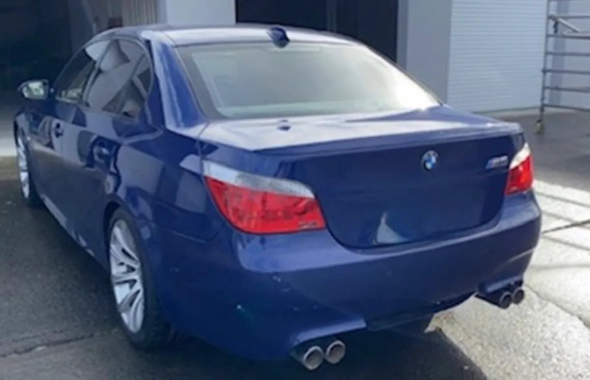 BMW E60 M5 2006 – BREAKING FOR PARTS - Image 2