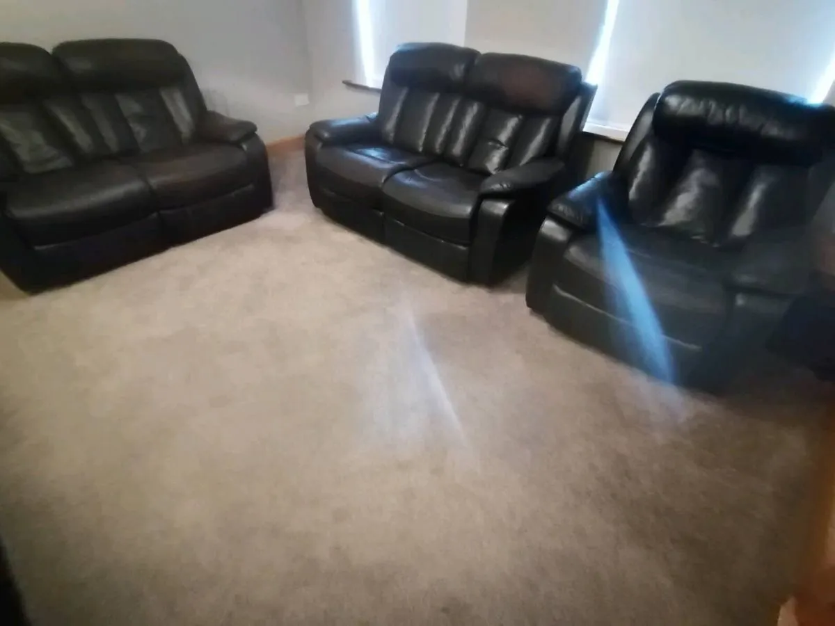 Free suite of furniture - Image 1