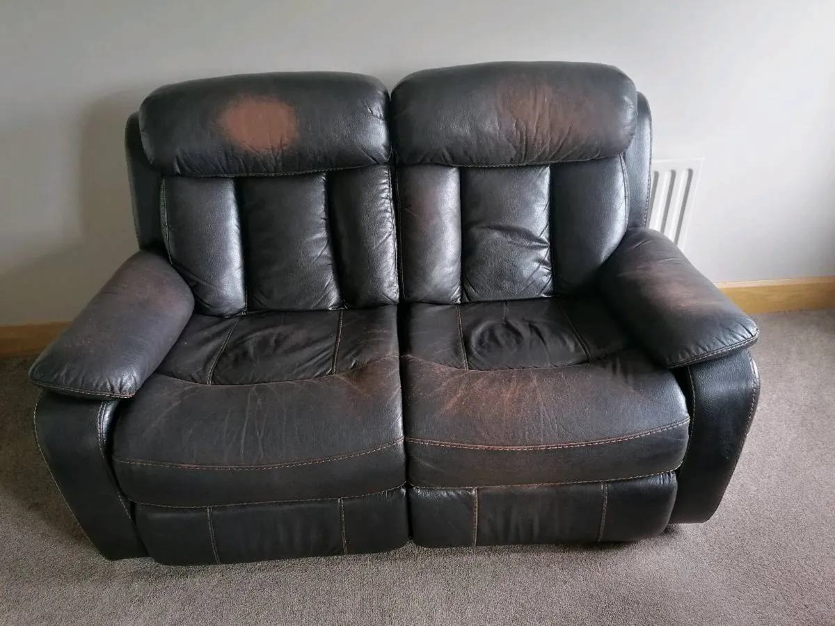 Free suite of furniture - Image 3