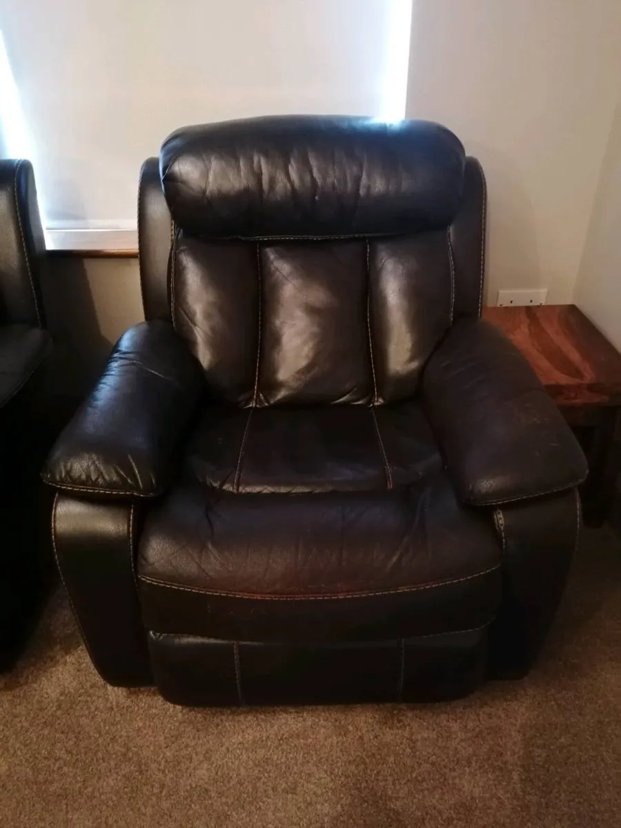 Free suite of furniture - Image 4