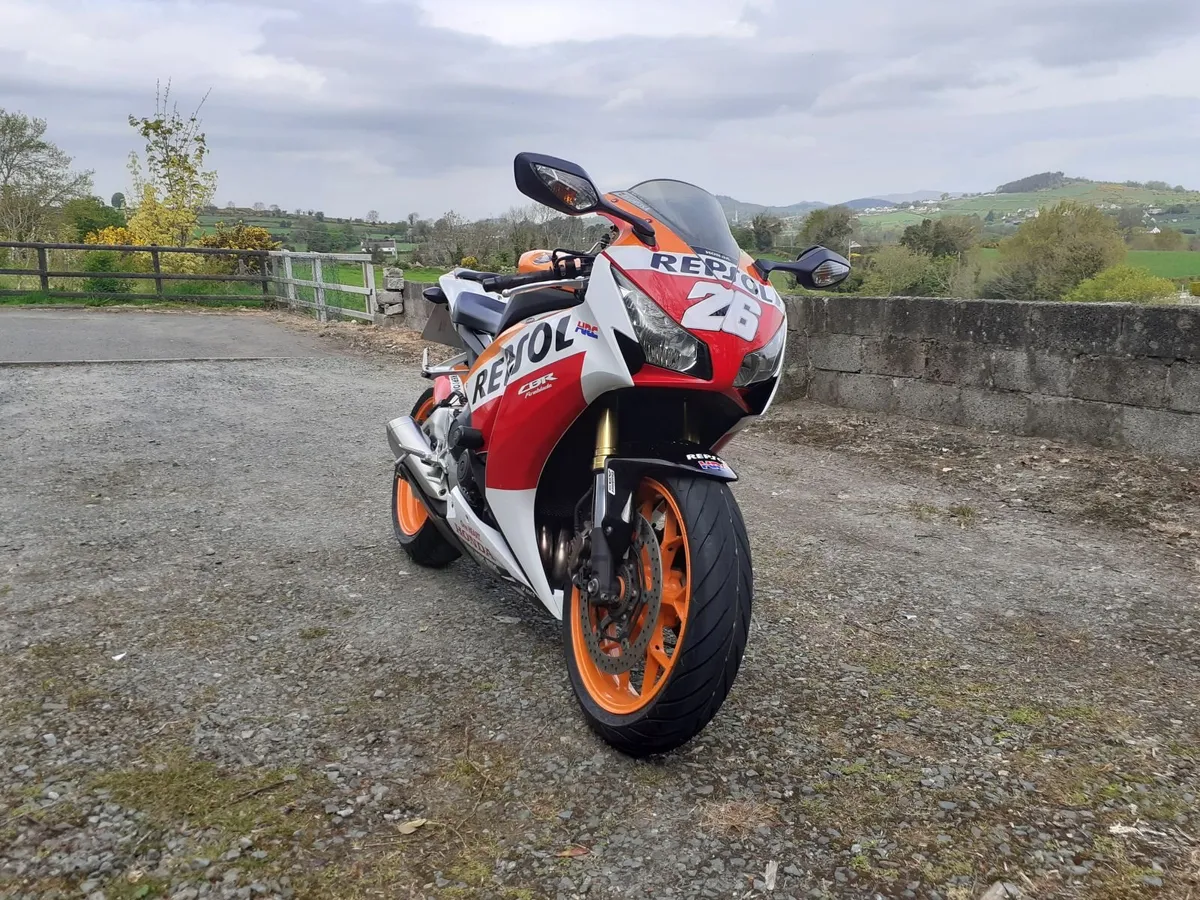 2016 Honda CBR 1000RR Fireblade Repsol No.26 Pedro - Image 2