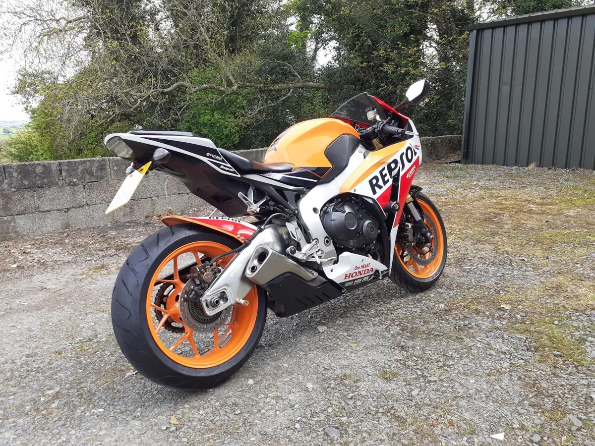 2016 Honda CBR 1000RR Fireblade Repsol No.26 Pedro - Image 3