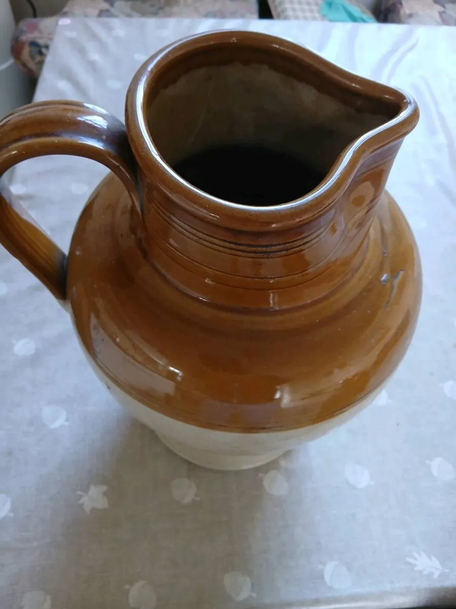 Old jug - Image 1