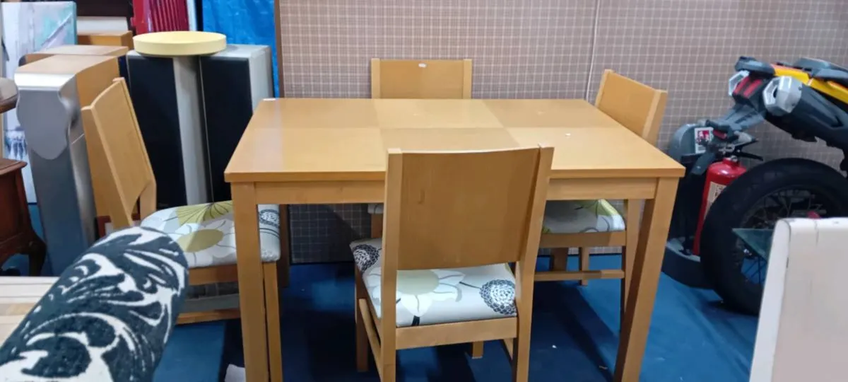 Modern Four Seat Dining Set
