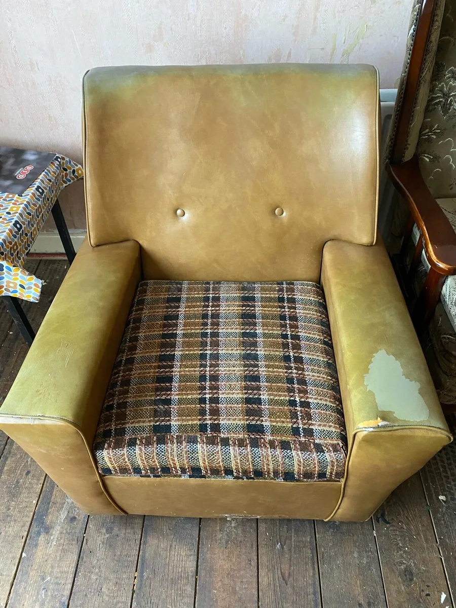 Free | Chairs & Storage Unit - Image 2