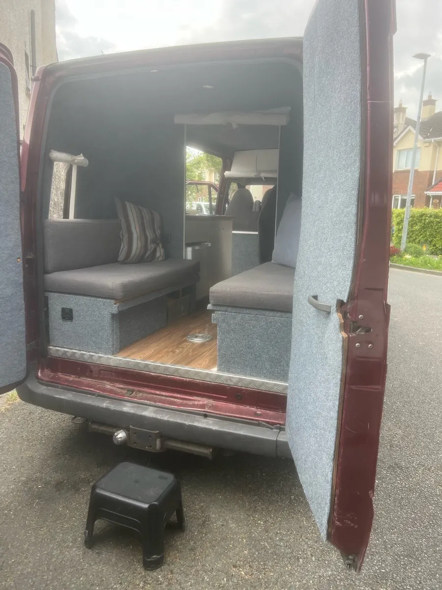 Camper van - Image 1