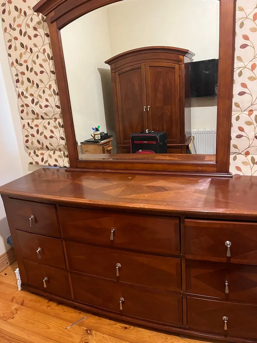 Pre Loved Chest of Drawers - Image 4