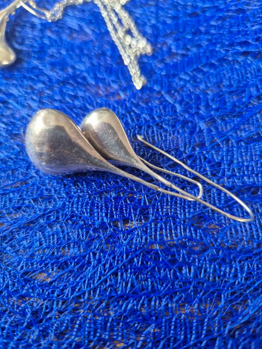 Silver pendant and earrings - Image 3