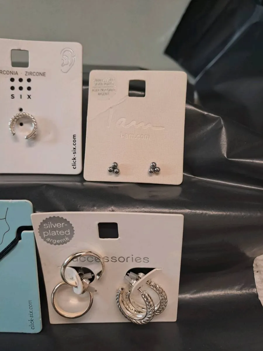 Sterling silver anklets and earrings bundle - Image 4