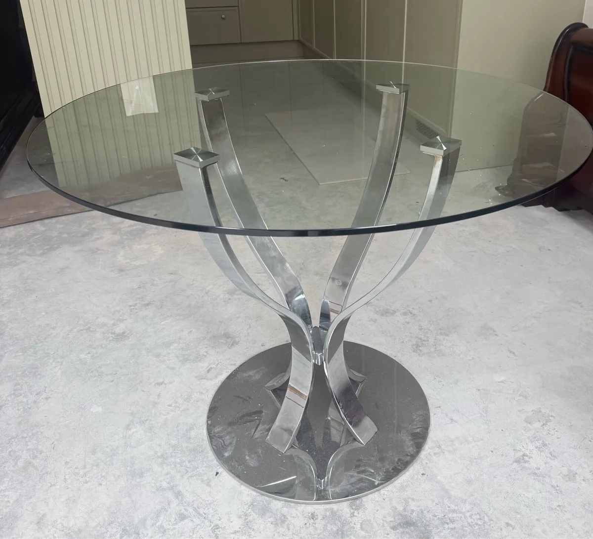 Glass kitchen table and 2 chairs - Image 1