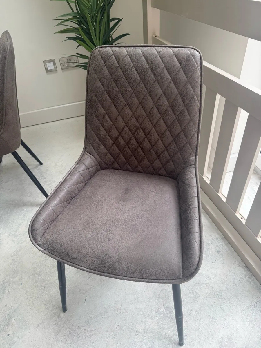 Glass kitchen table and 2 chairs - Image 2
