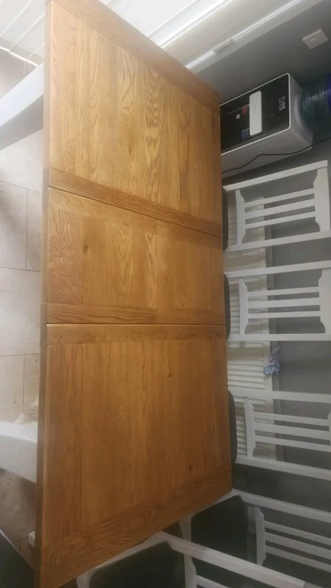 Extendable kitchen table & 6 chairs - Image 2