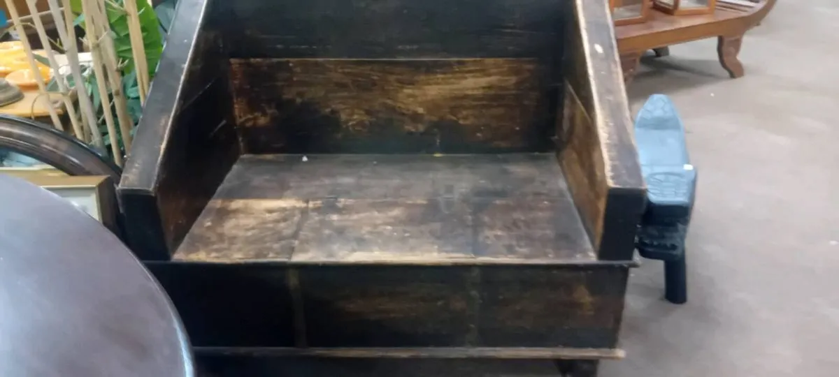 Rustic Oak Settle - Image 1