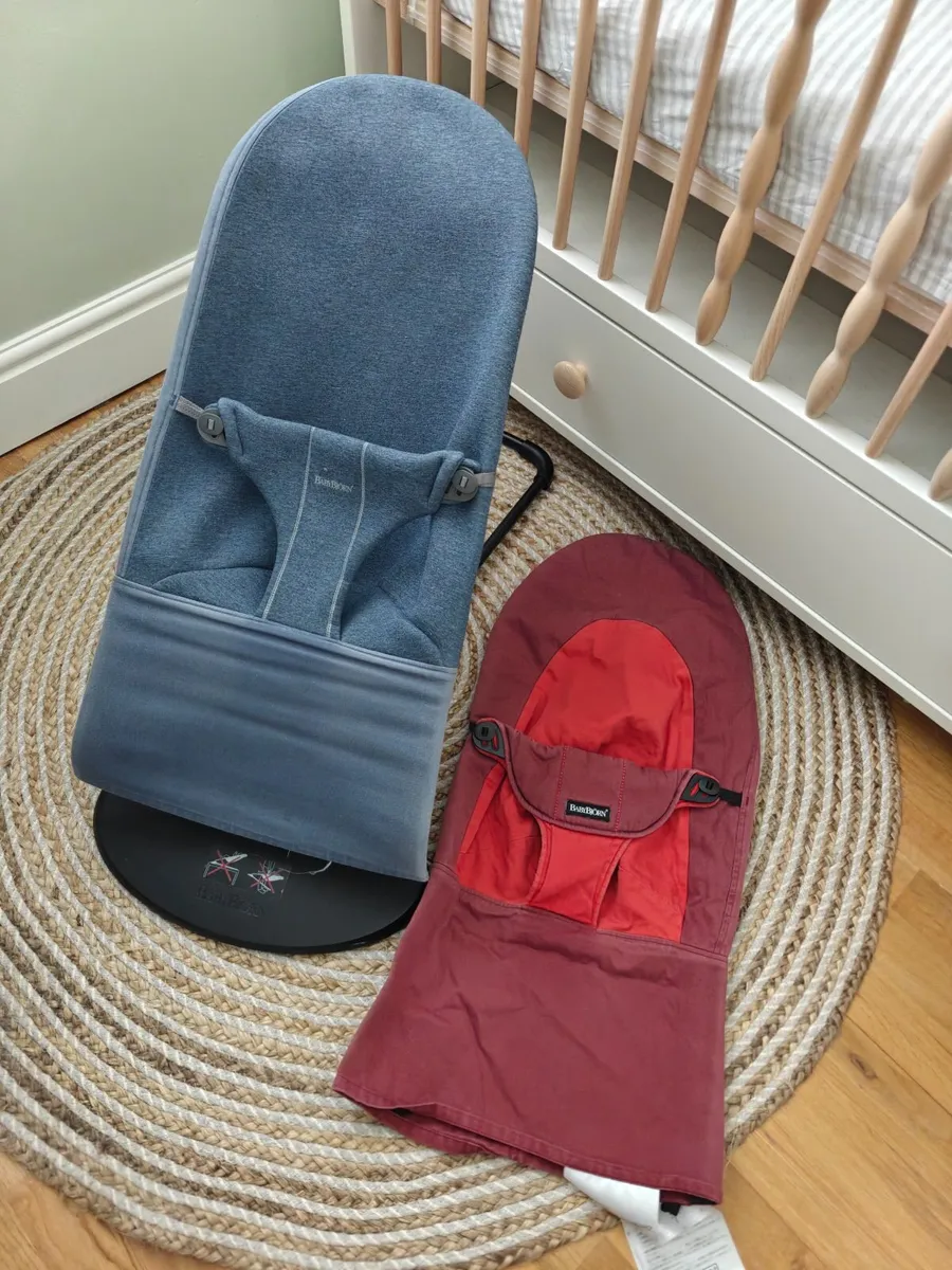 Baby bjorn bouncer with spare cover - Image 1