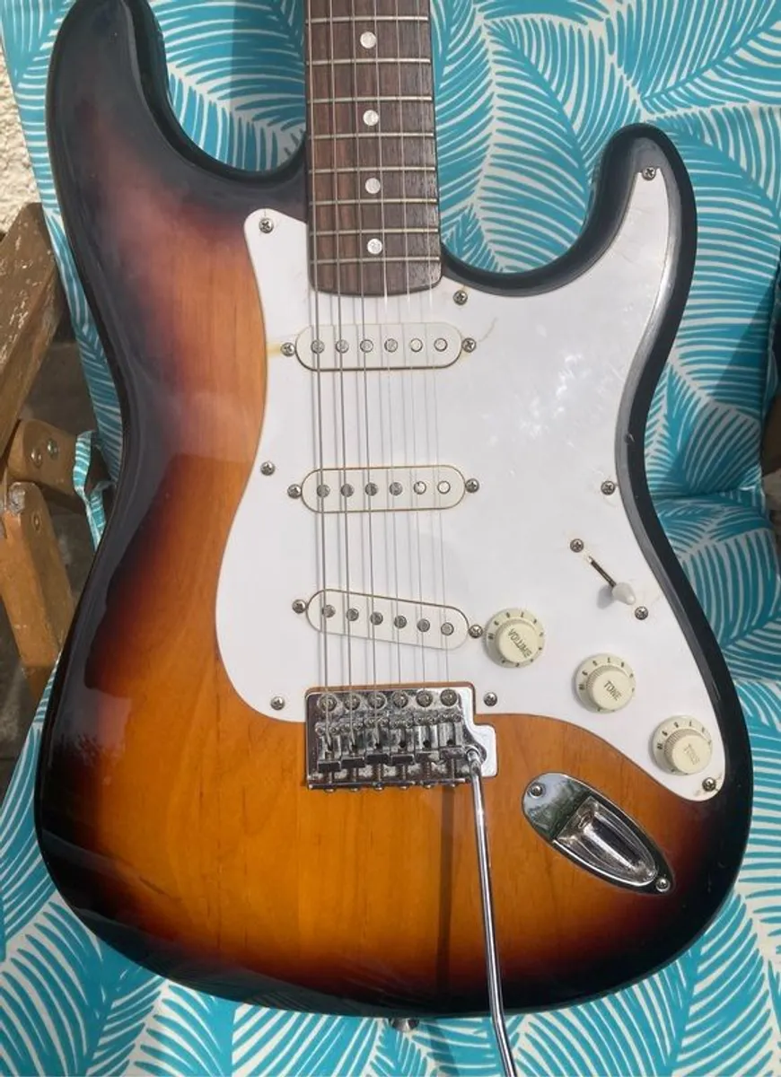 Fender Squier Stratocaster Affinity series - Image 2