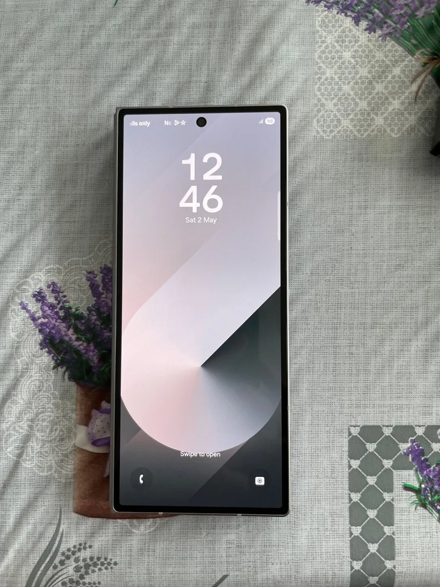 Samsung Z fold 6 - Image 1