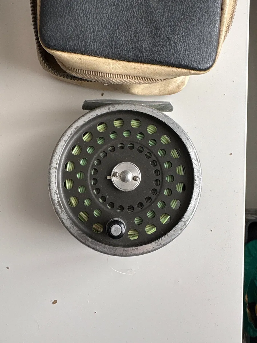 Hardy Marquis #8/9 Fly Reel with line - Image 1