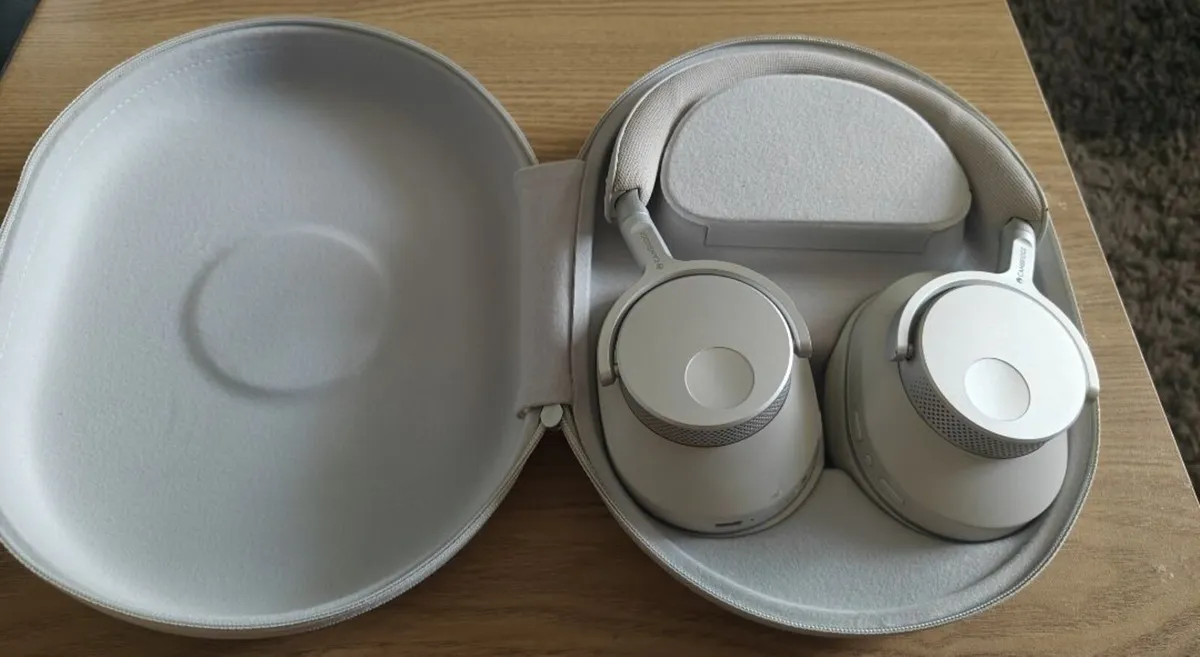 Cambridge Audio Melomania P100 Bluetooth Headphone - Image 3