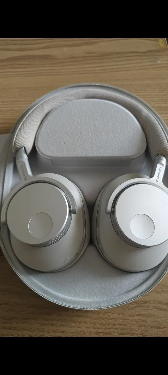 Cambridge Audio Melomania P100 Bluetooth Headphone - Image 4