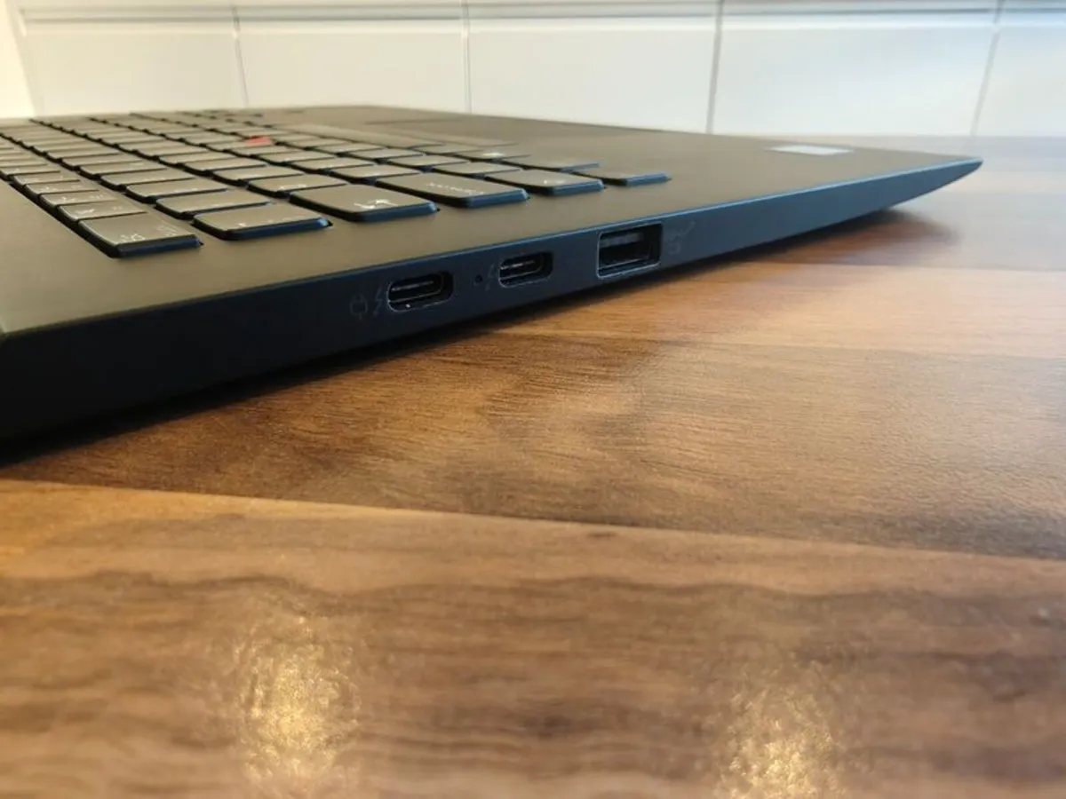 Lenovo Thinkpad X1 Yoga | i5 | 16GB | 256GB | 14" - Image 4