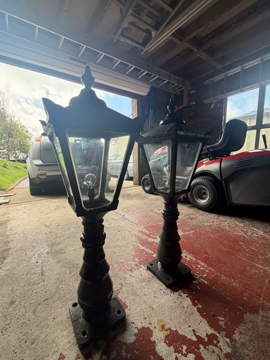 Vintage 1933 Harte Wexford Garden Lamp Posts - Image 2