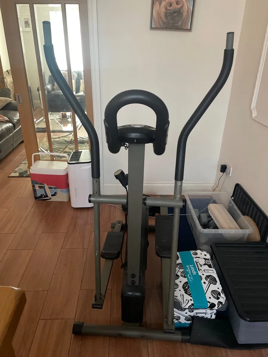 York 2150 Pro Cross Trainer / Elliptical - Image 2