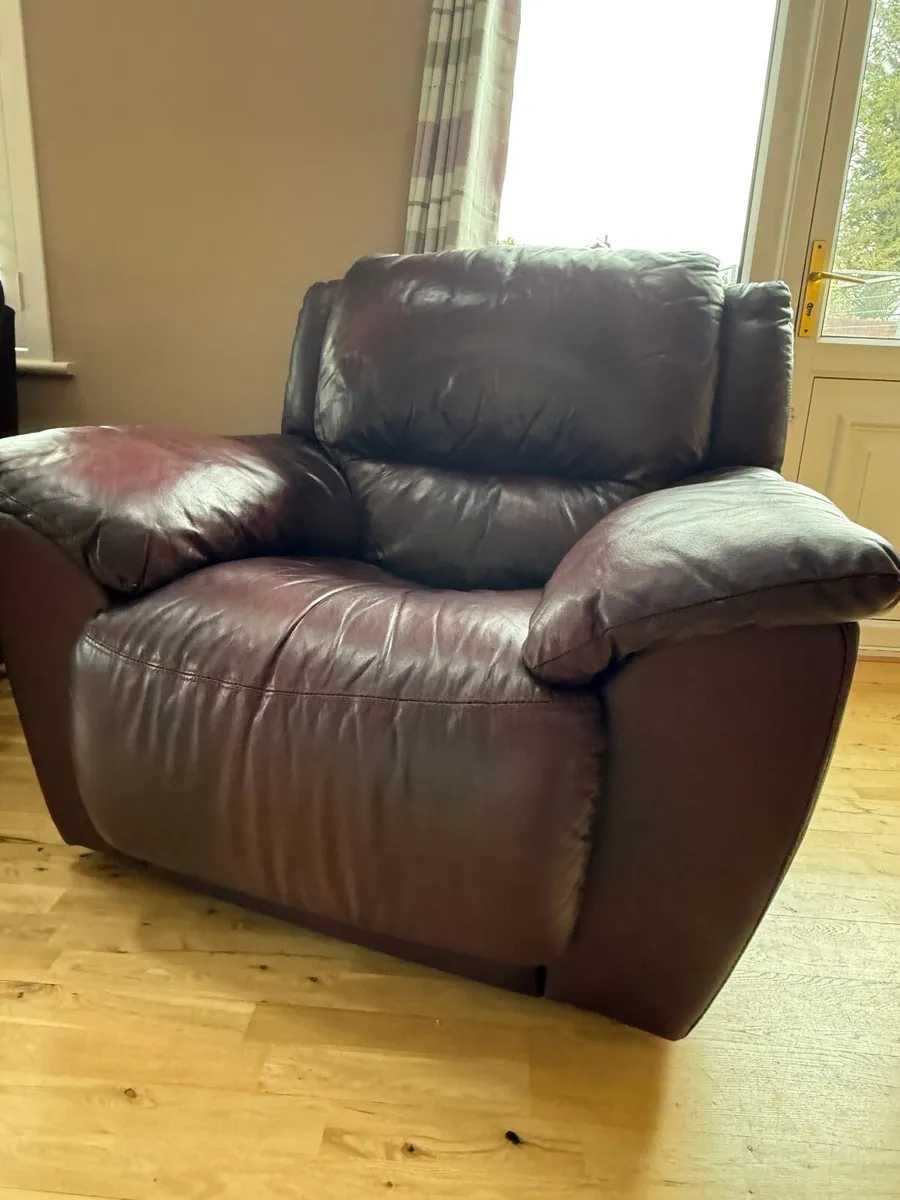 3 Piece Burgundy Leather Recliner Suite - Image 2
