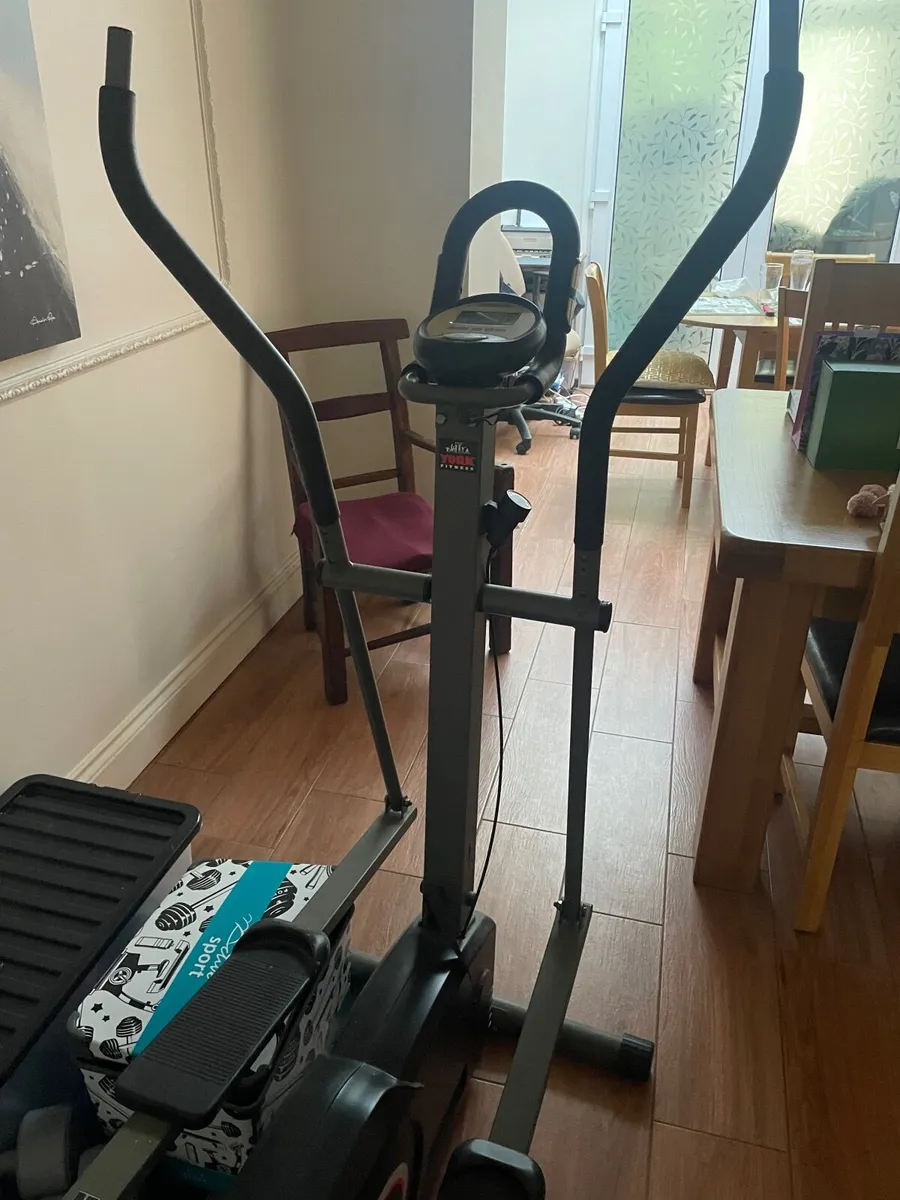 York 2150 Pro Cross Trainer / Elliptical - Image 4