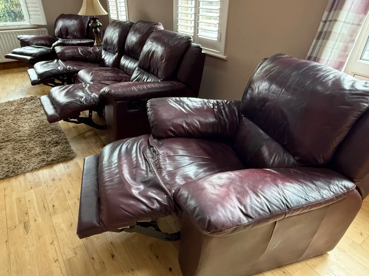 3 Piece Burgundy Leather Recliner Suite - Image 4