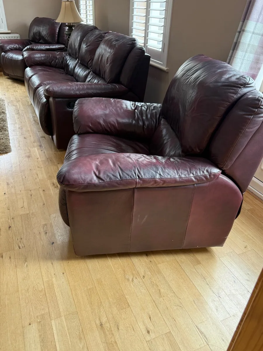 3 Piece Burgundy Leather Recliner Suite - Image 1