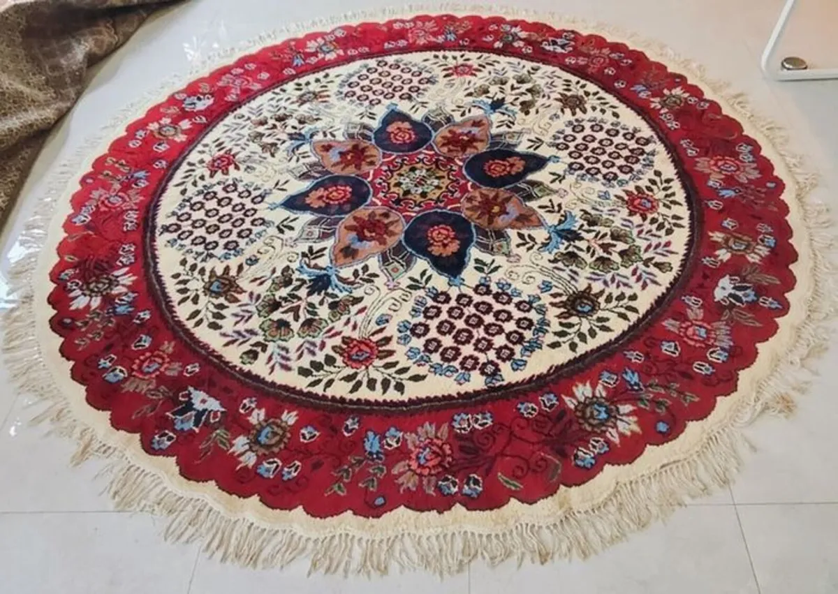 XL 9ft Diameter Round Oriental Hand Knotted Rug - Image 2