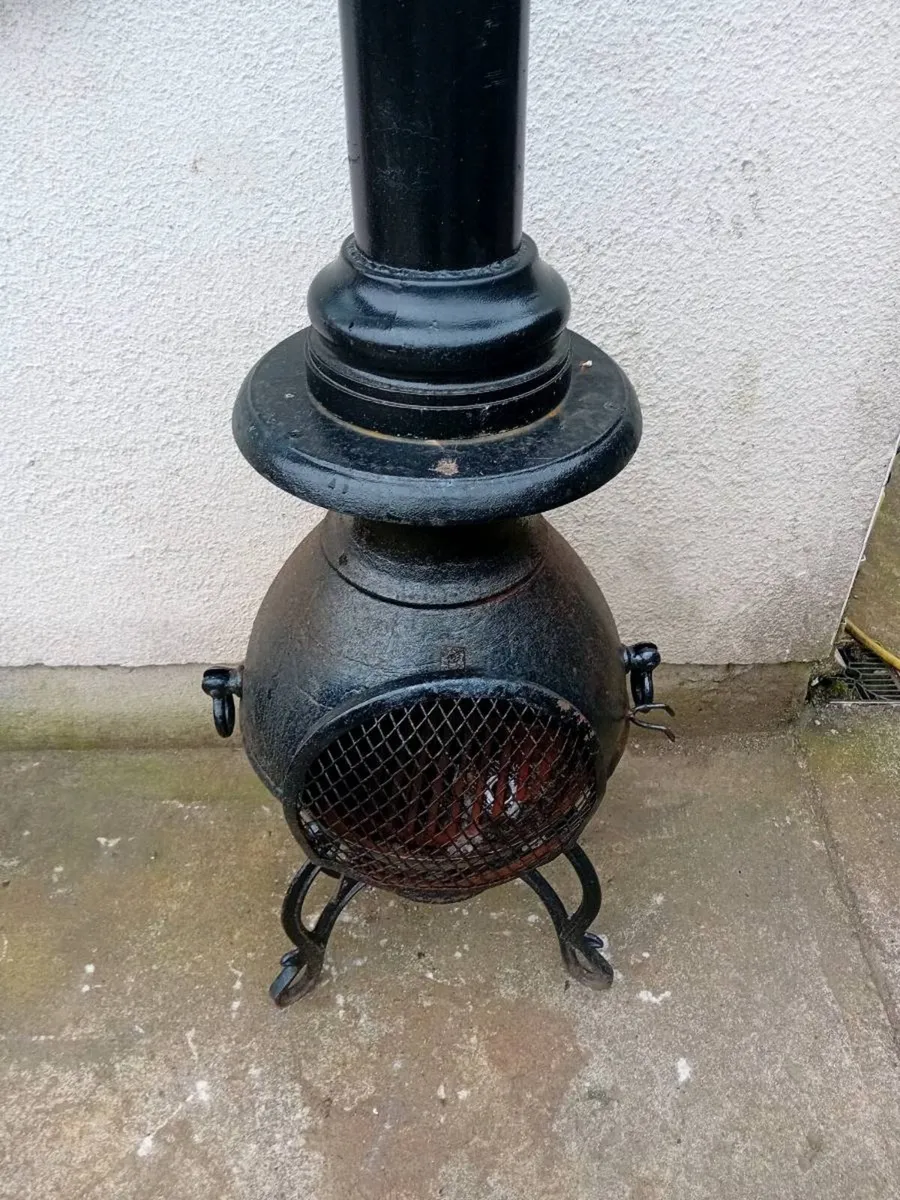 ANTIQUE AND COLLECTABLES - Image 1