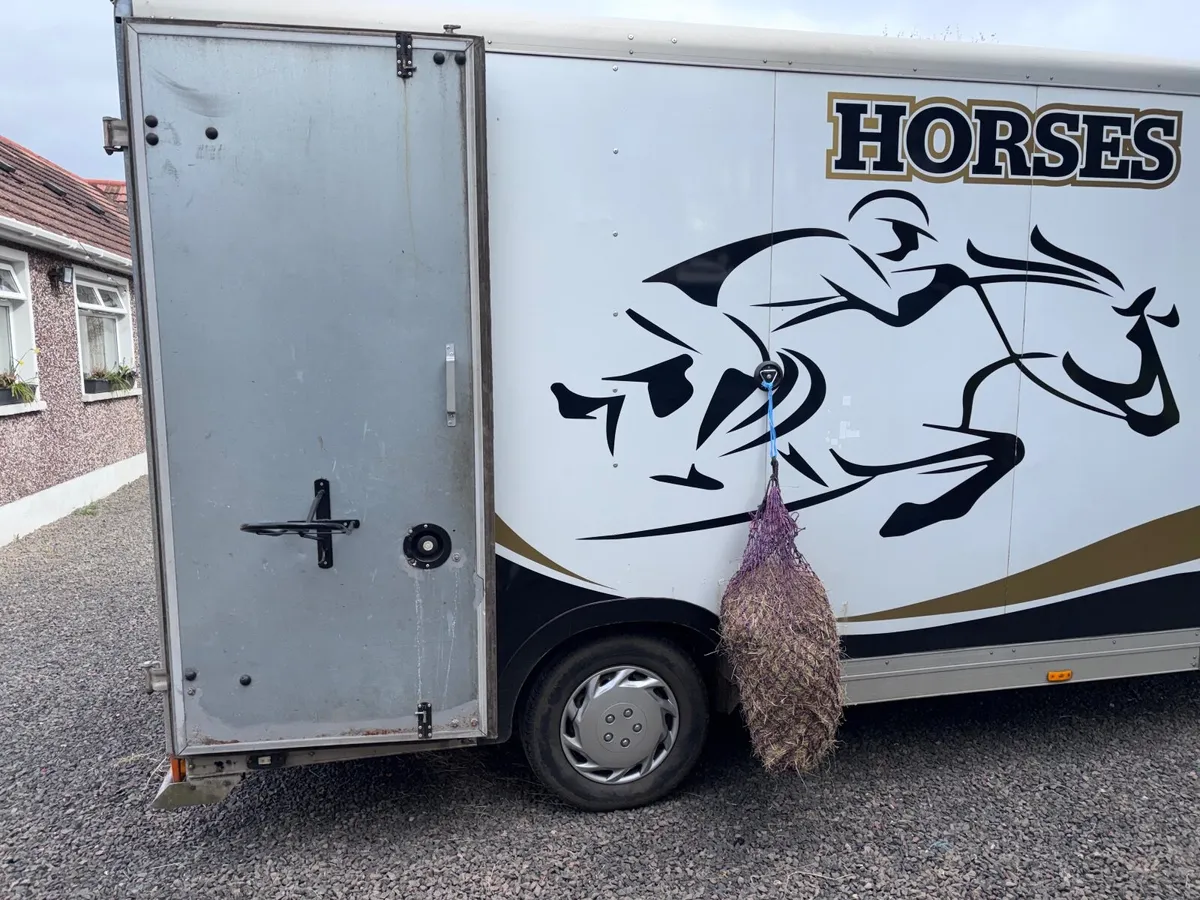 Horse lorry - Image 2