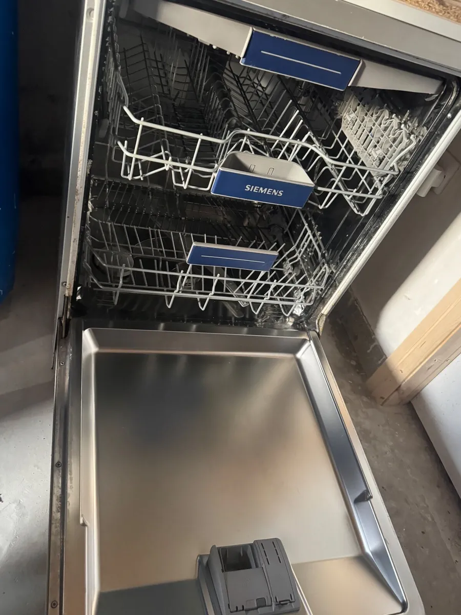 Siemens IQ300 Dishwasher - Image 4