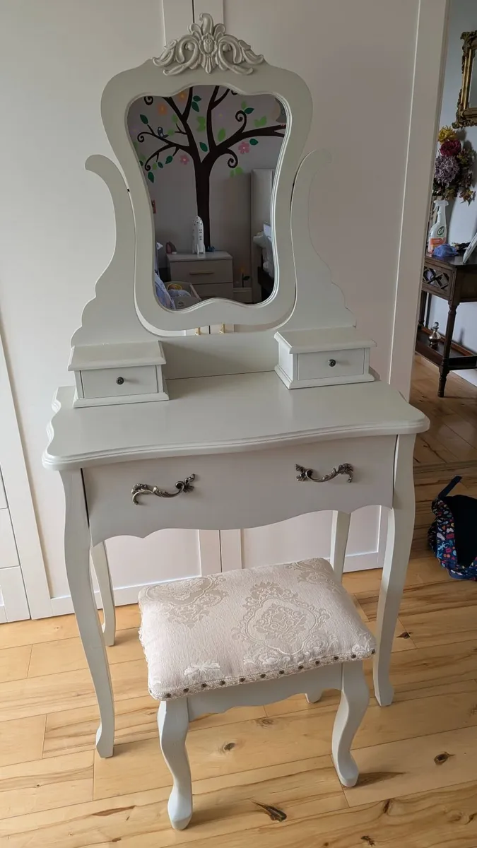 Dressing Table with Mirror and chair
