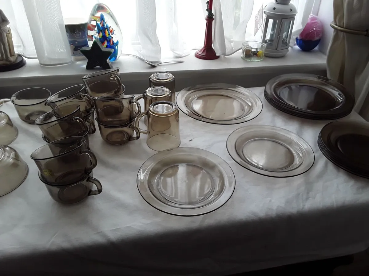 New smoked  glass 31   piece  crockery set - Image 2