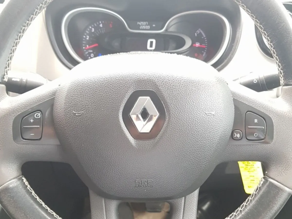 Renault Trafic 2.0 AUTO - Image 3