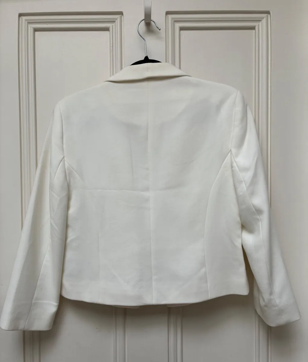 New Look White Blazer: Size 10  Never worn - Image 2