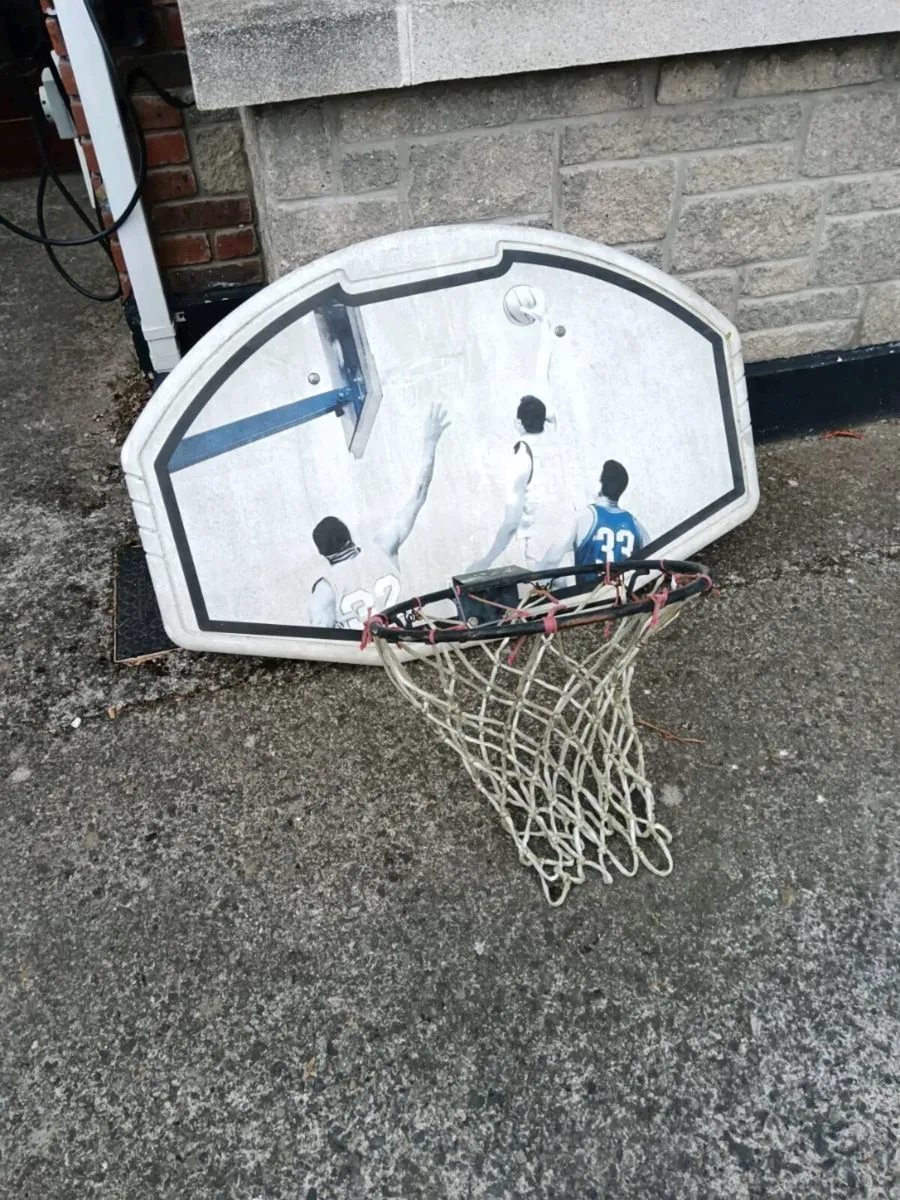 Basketball hoop board - Image 1