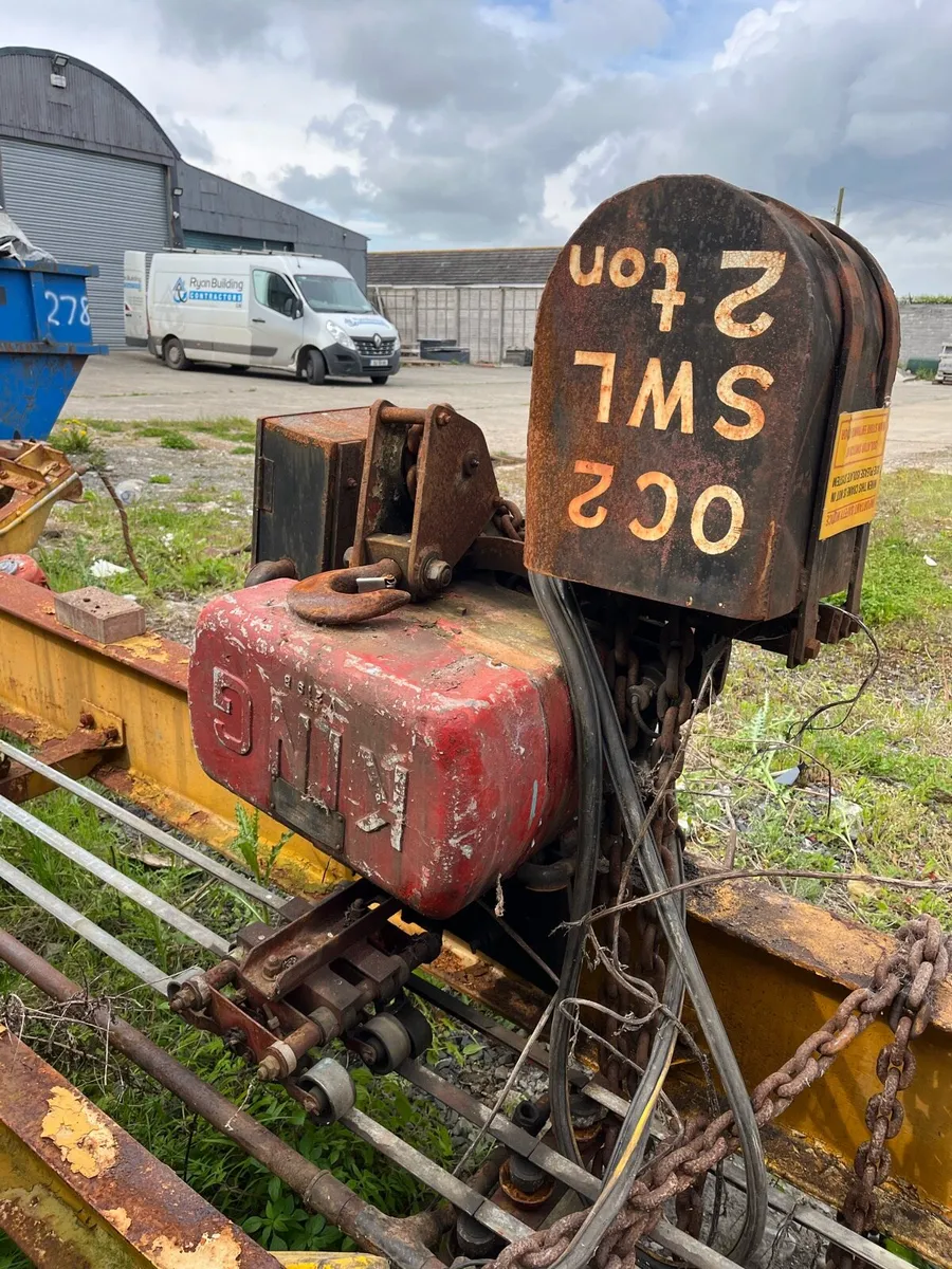 Gantry crane - Image 1