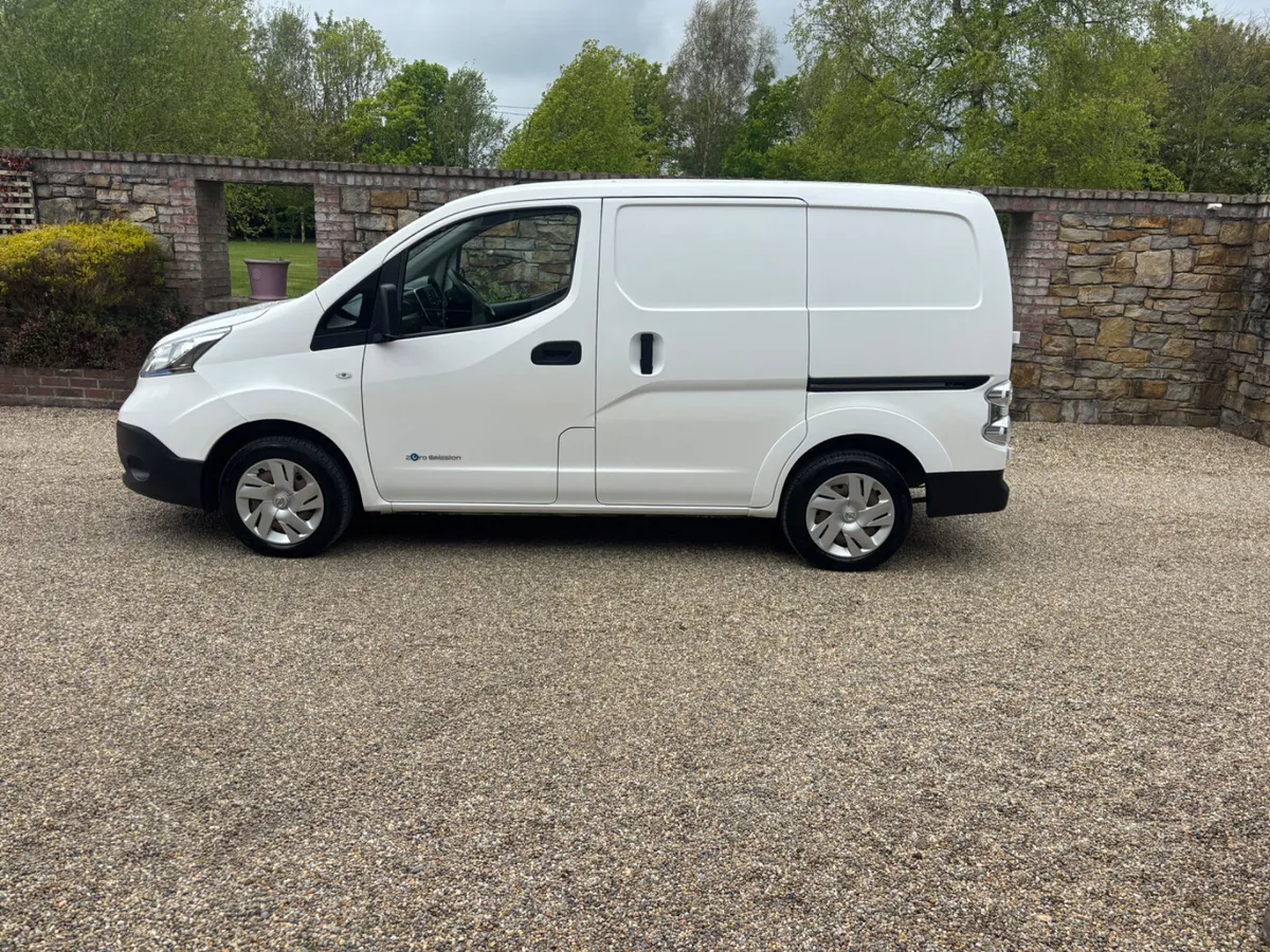 2019 Nissan NV 200 long range electric 40kw batter - Image 4