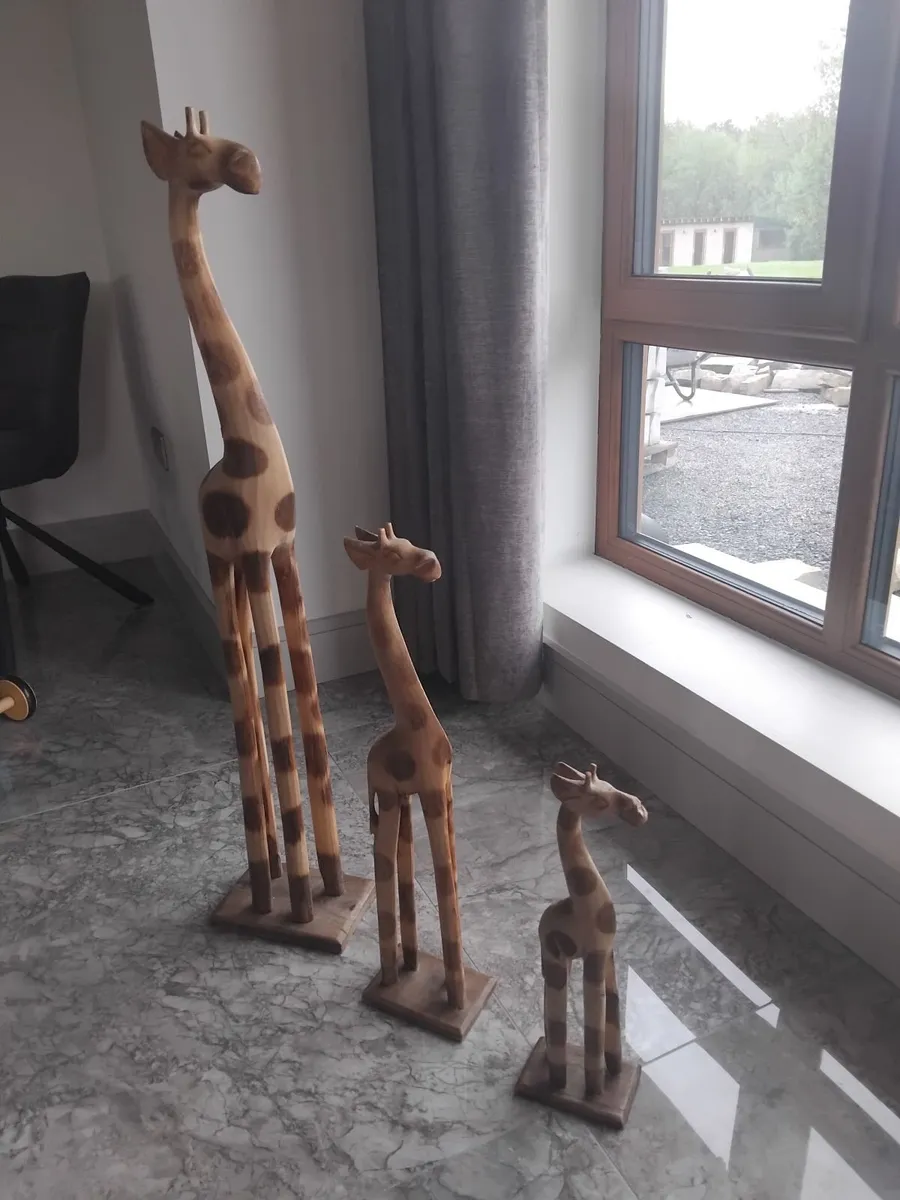 Set of giraffes home decoration - Image 1