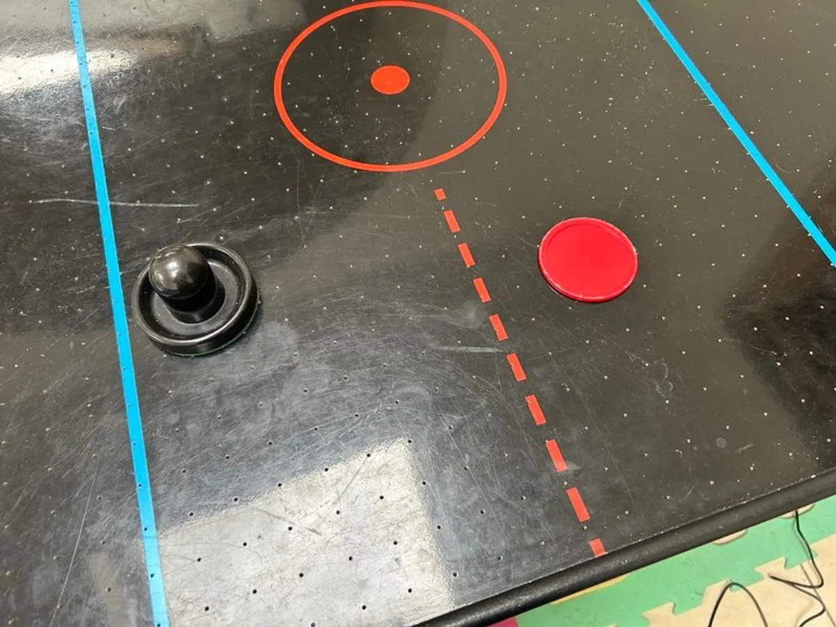 Air hockey table - Image 3
