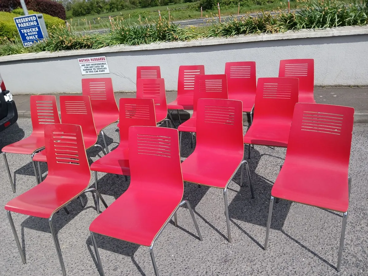 Chairs 💺 💺 💺 💺 💺 💺  lot of (6)..delivered - Image 3