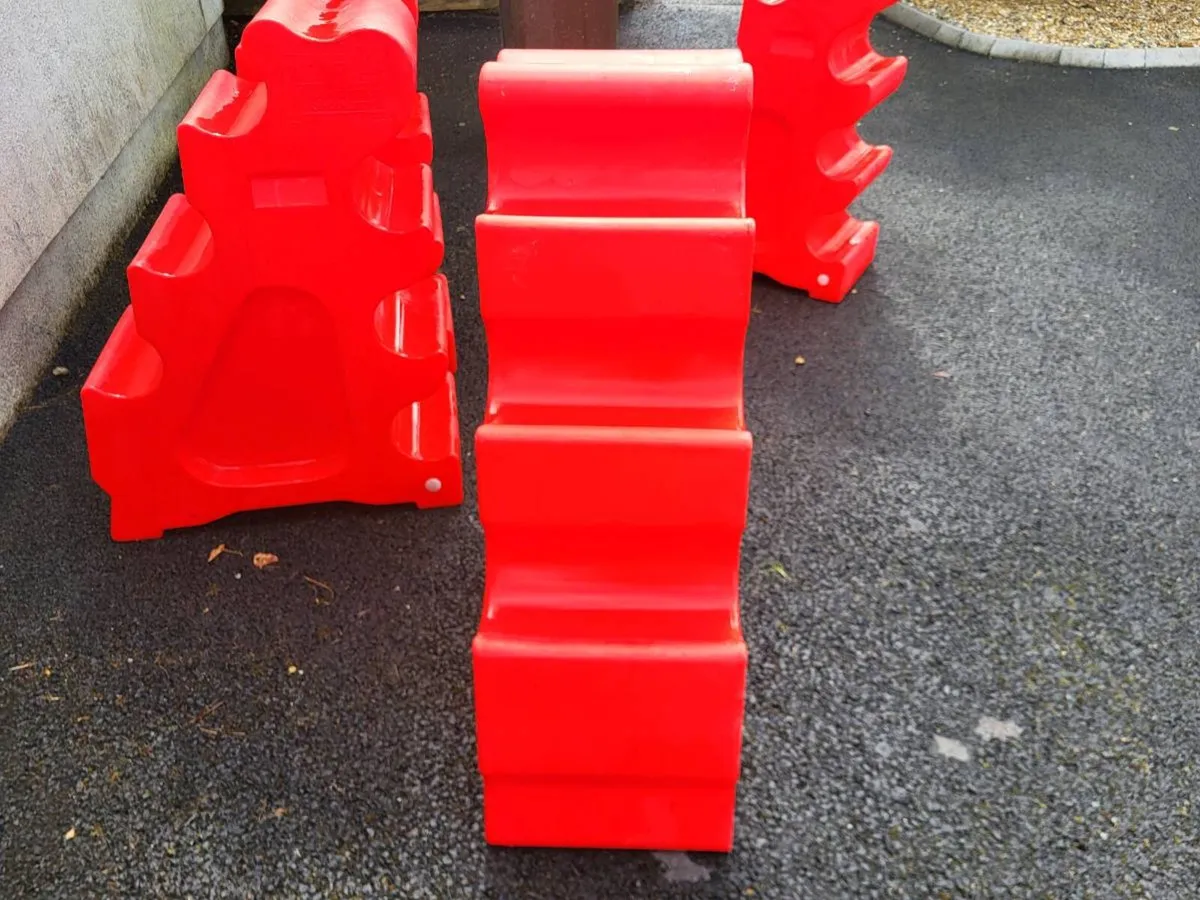 Horse jumps - Image 3