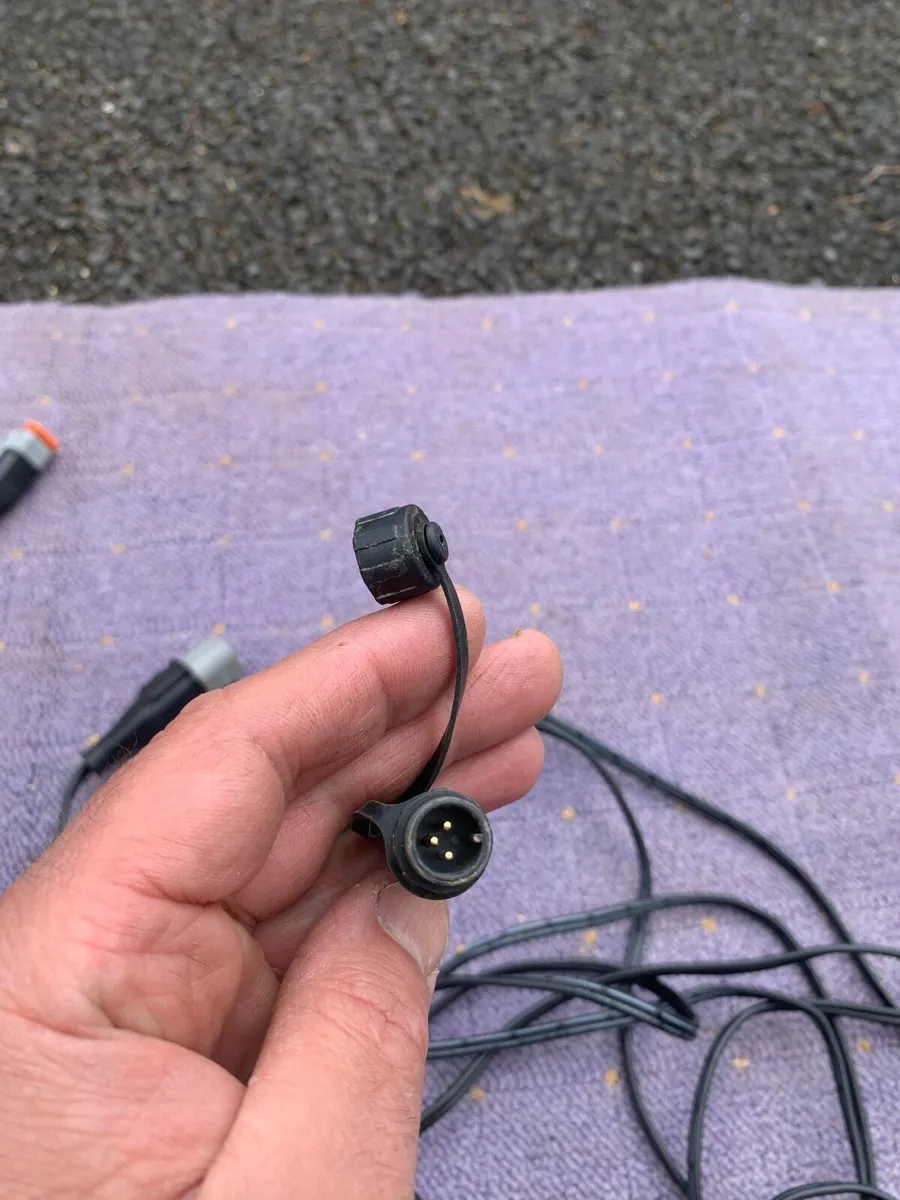 Luba 2 AWD (2024) Power adaptor & cable - Image 3